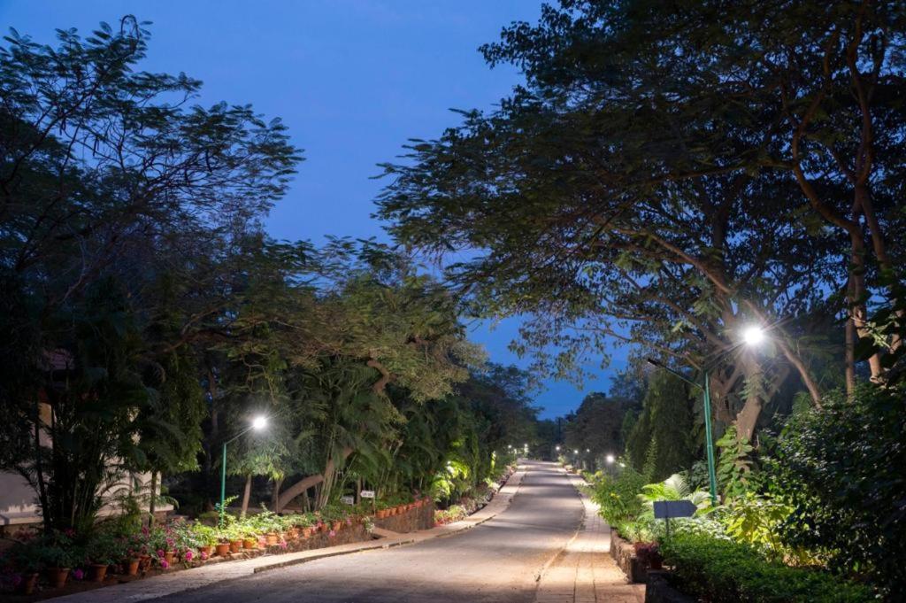 Modi'S Resort, Karjat Εξωτερικό φωτογραφία
