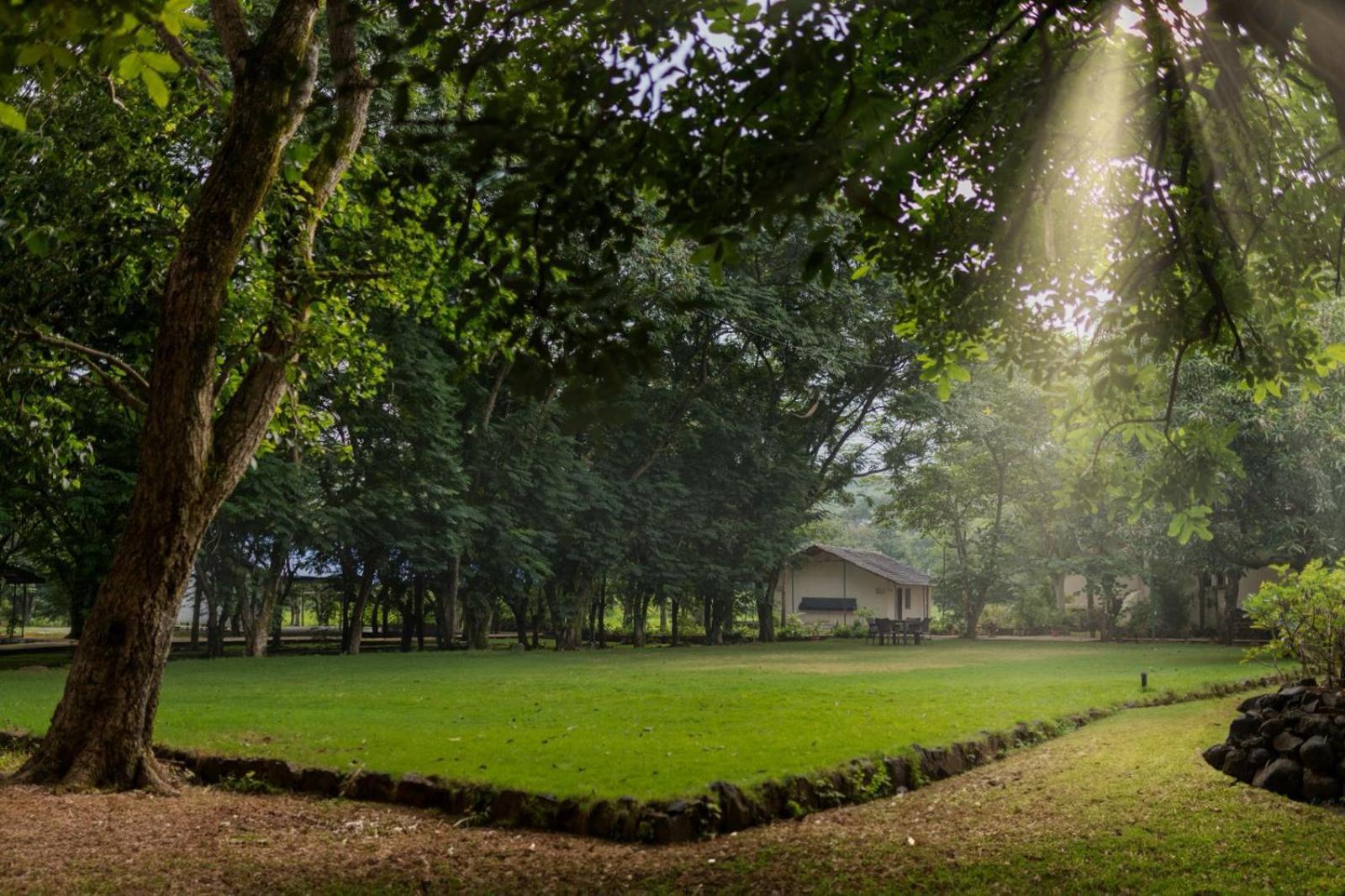 Modi'S Resort, Karjat Εξωτερικό φωτογραφία